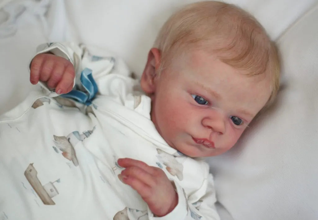 Reborn Premium Leo Niño Muñeco 47cm / 2.860 kg + Pack Premium