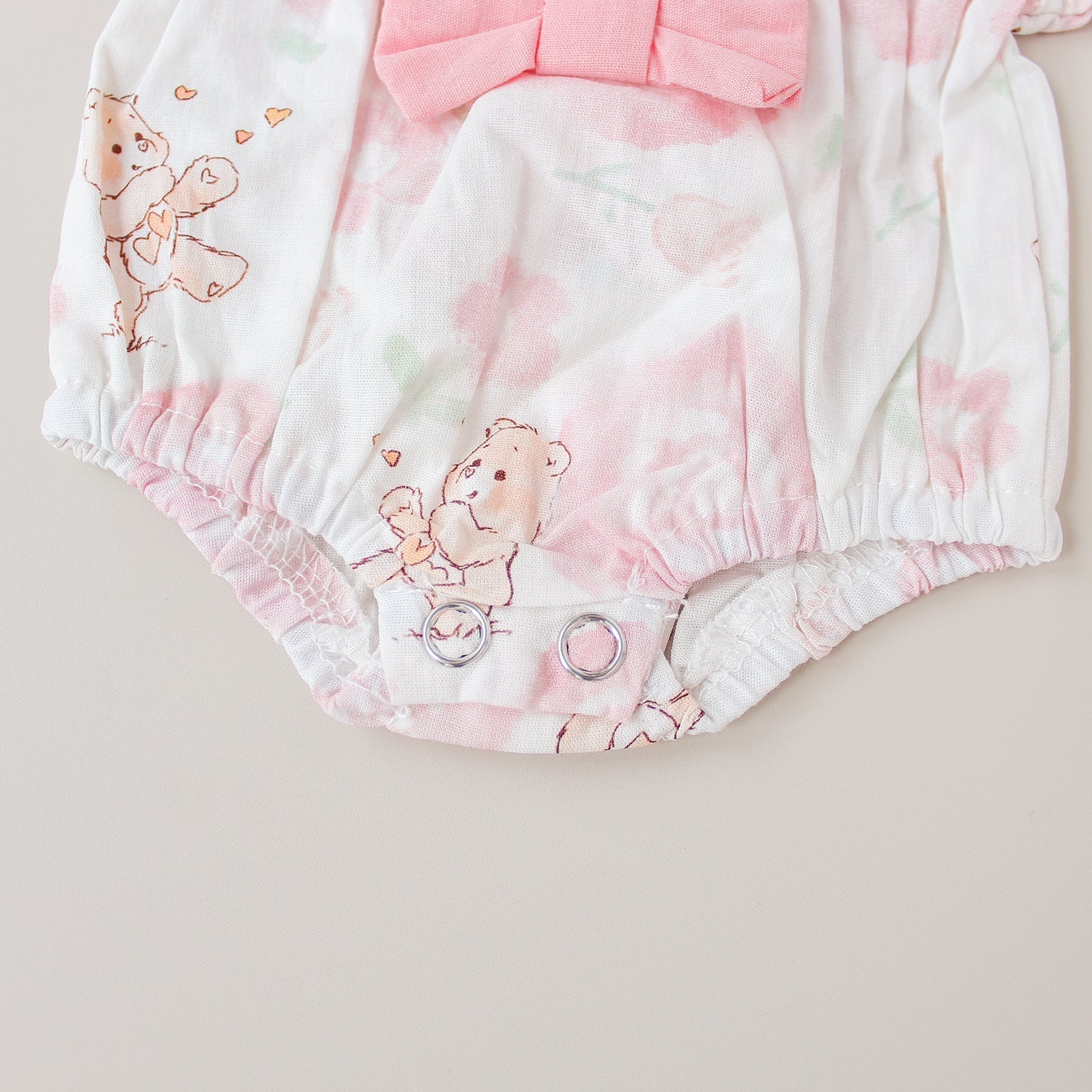 Piel rosa y divertida con mangas de corte original - Para bebés reborn de 36 a 45 cm