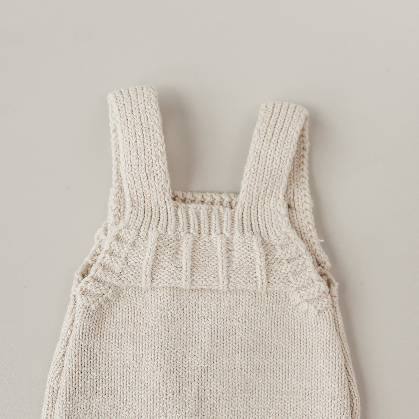 Portabebés Punto beige - Para bebés reborn de 44 a 52 cm