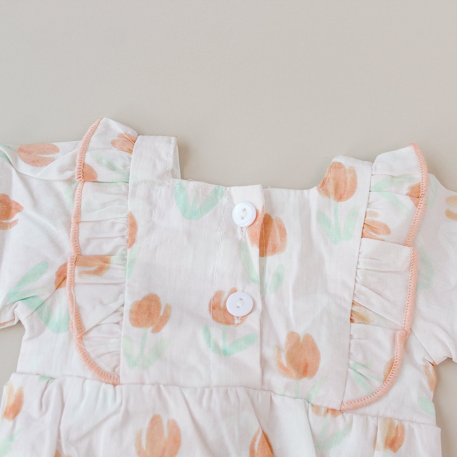 Piel con estampado floral y volantes con cierre de velcro – Para bebés reborn de 44 a 52 cm