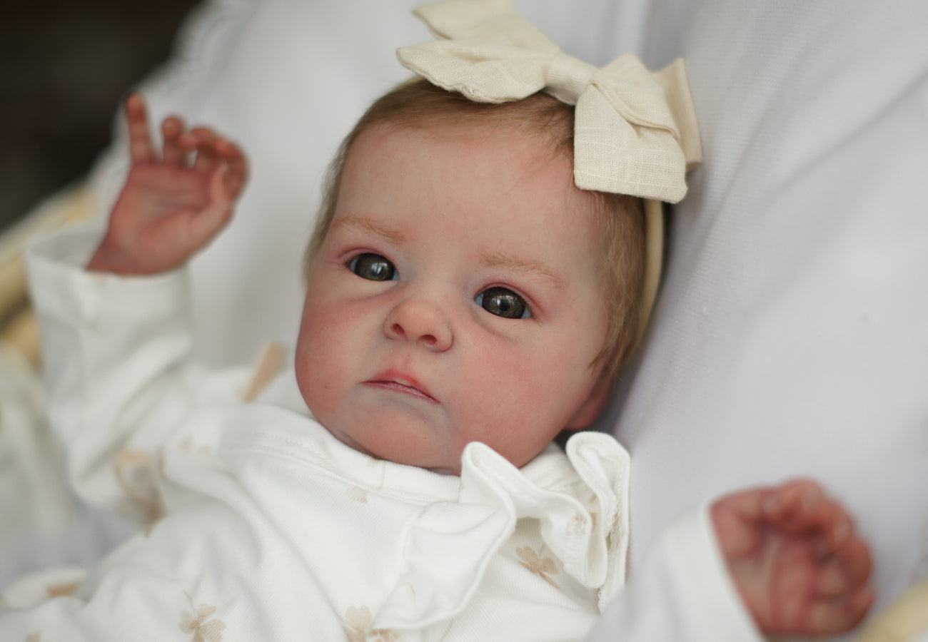 Reborn Premium María Niña Muñeco 45cm / 1.600 kg + Pack Premium