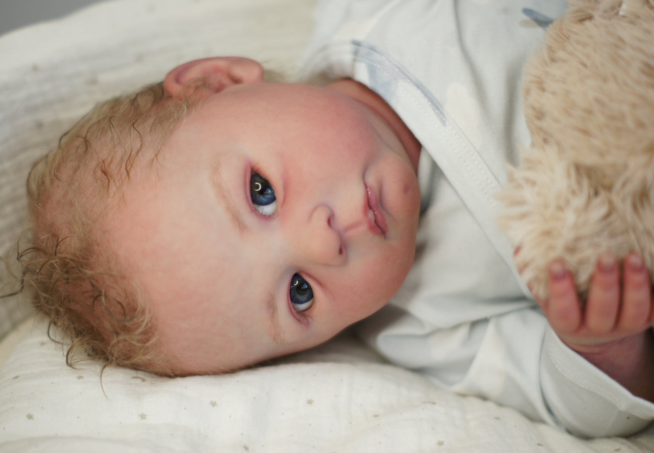 Baby Reborn Muñeco Liz Niña, 55 cm, 3.400 kg Ojos Abiertos + Pack Premium 