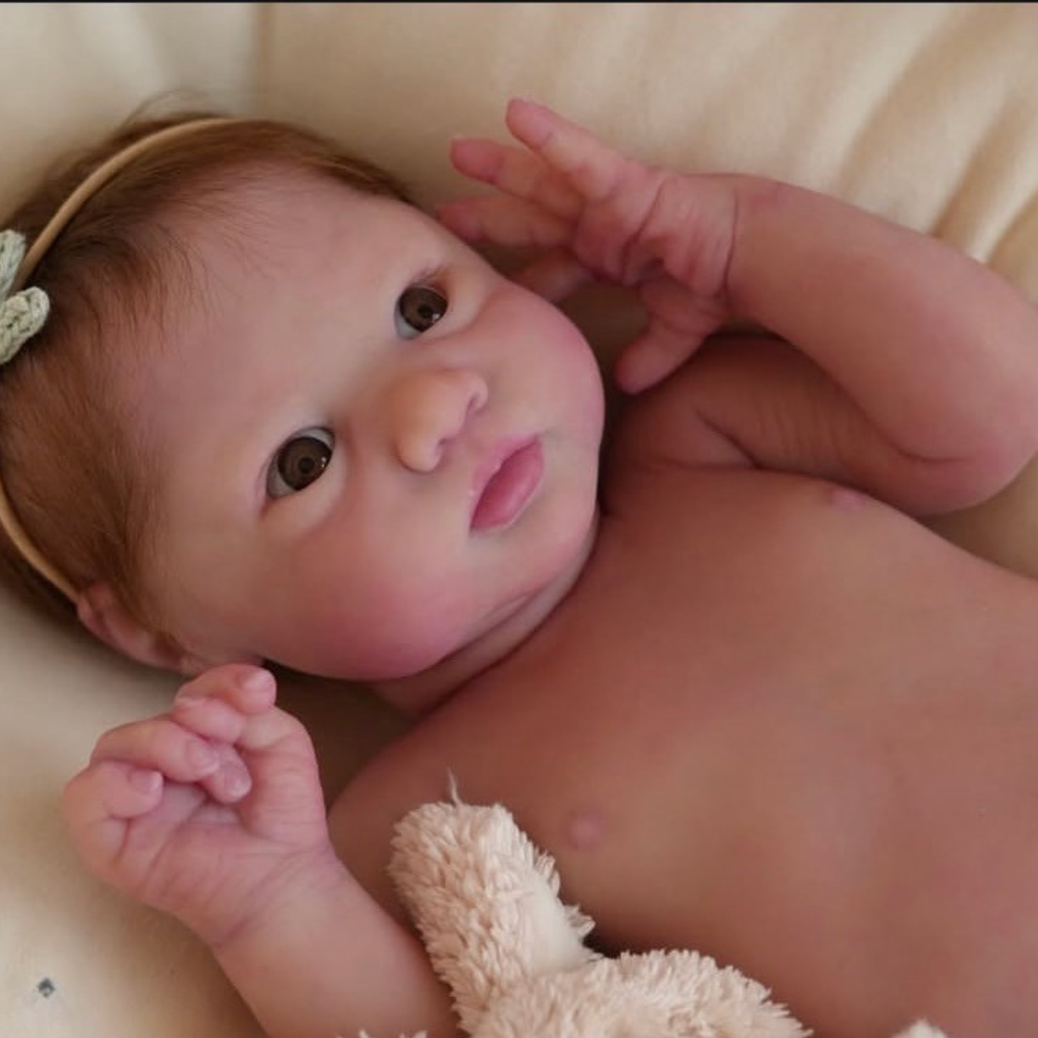 Muñeca Emi Niña Reborn 56cm / 2.300 kg + Pack Premium 