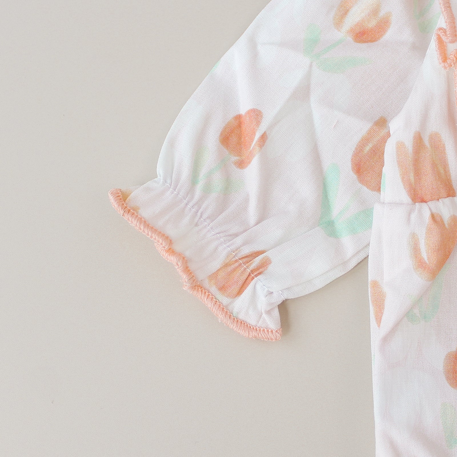 Piel con estampado floral y volantes con cierre de velcro – Para bebés reborn de 44 a 52 cm 